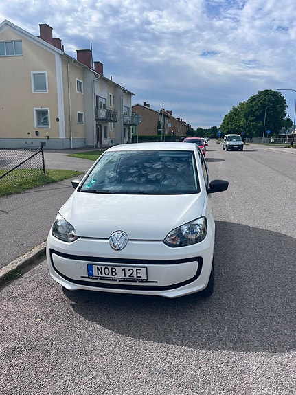 Volkswagen UP! 4 of 5