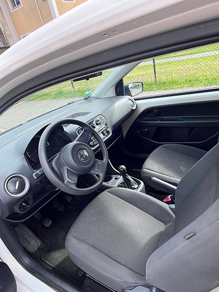 Volkswagen UP! 5 of 5