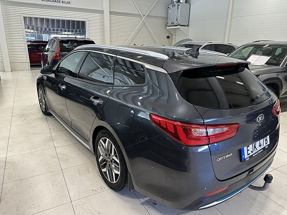 Kia Optima 2 of 24