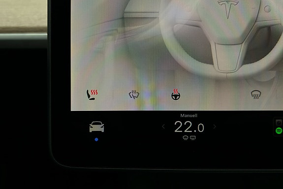 Tesla Model Y 21 of 26