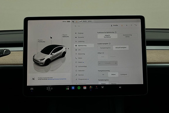 Tesla Model Y 23 of 26