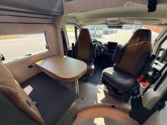 Hymer Redwood 600 Explorer 3 of 10