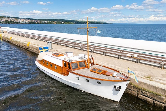 Gentleman's cruiser 2 of 12