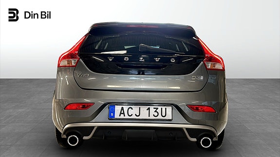 Volvo V40 5 of 17