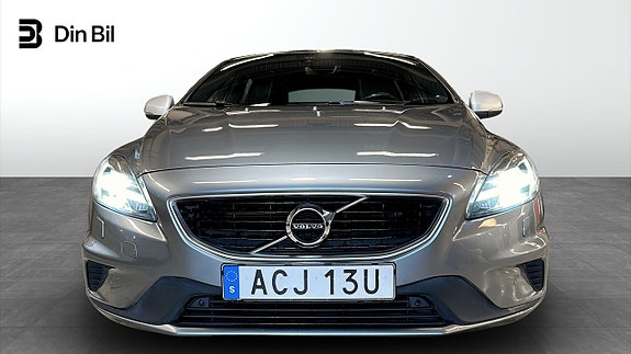 Volvo V40 4 of 17