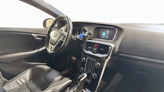 Volvo V40 11 of 17
