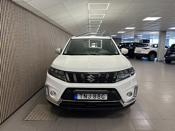 Suzuki Vitara 2 of 10