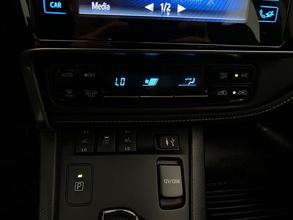Toyota Auris 22 of 30