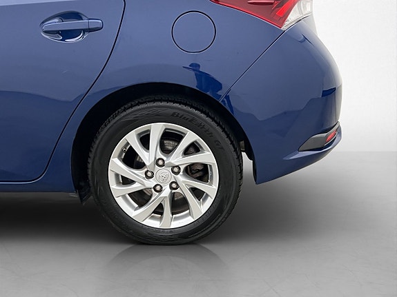 Toyota Auris 28 of 30