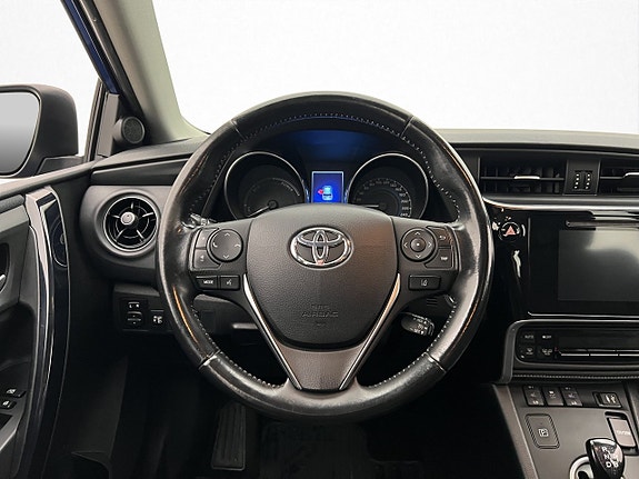 Toyota Auris 13 of 30
