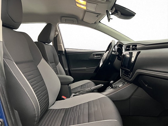 Toyota Auris 23 of 30