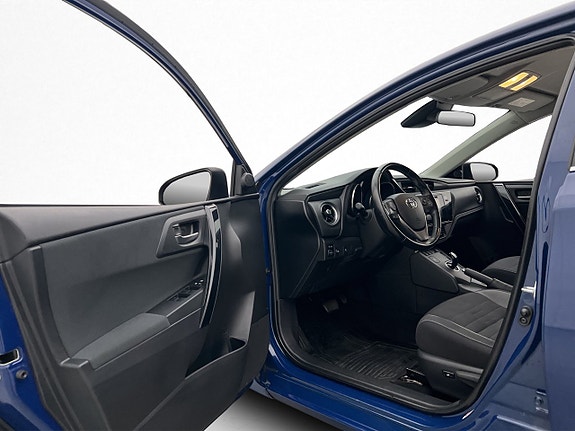Toyota Auris 10 of 30