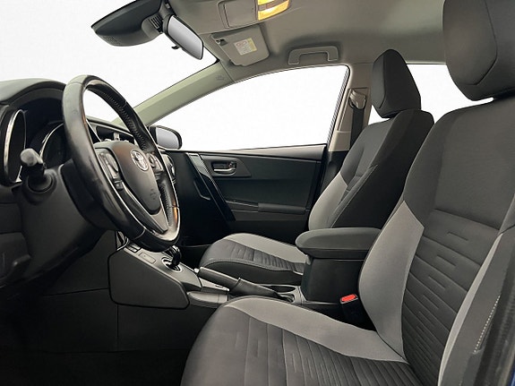 Toyota Auris 11 of 30