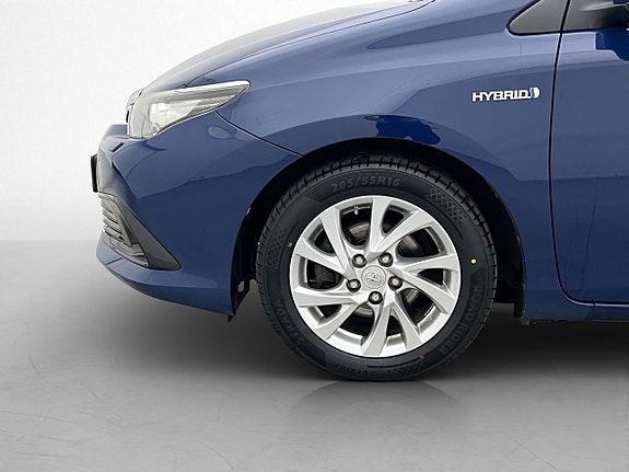 Toyota Auris 27 of 30