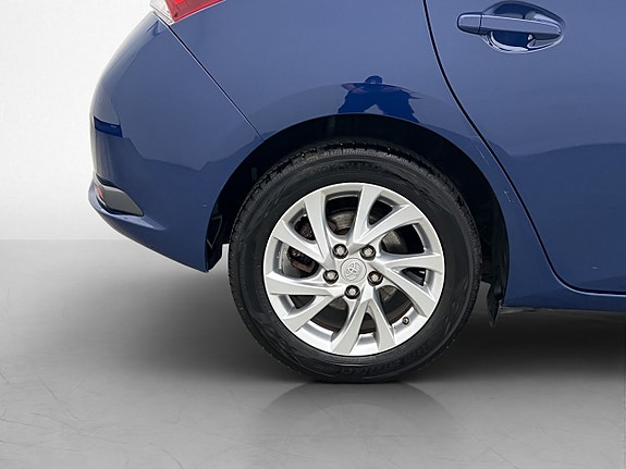 Toyota Auris 29 of 30