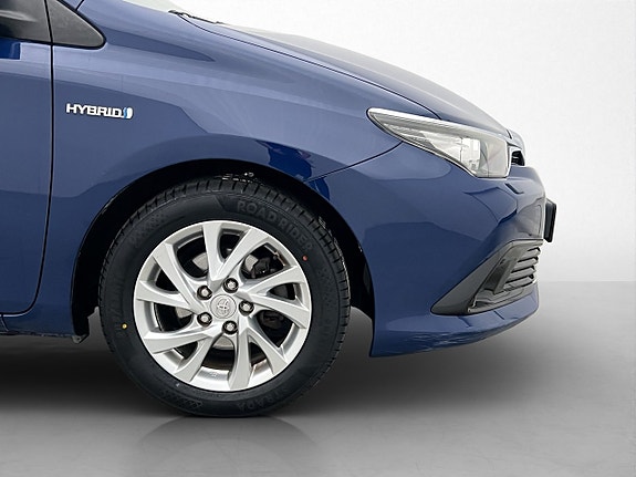Toyota Auris 30 of 30
