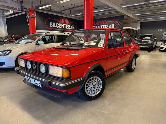 Volkswagen Jetta 2 of 5
