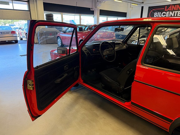 Volkswagen Jetta 18 of 30