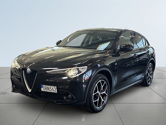 Alfa Romeo Stelvio 16 of 27