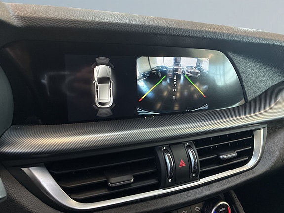 Alfa Romeo Stelvio 11 of 27