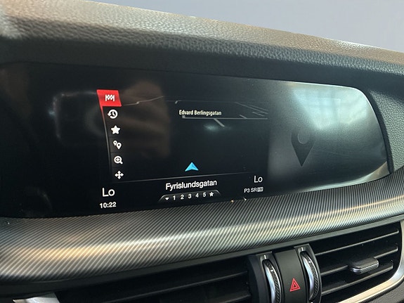 Alfa Romeo Stelvio 15 of 27