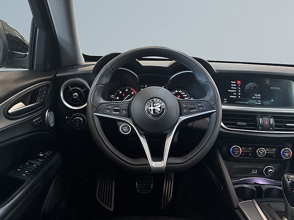 Alfa Romeo Stelvio 9 of 27