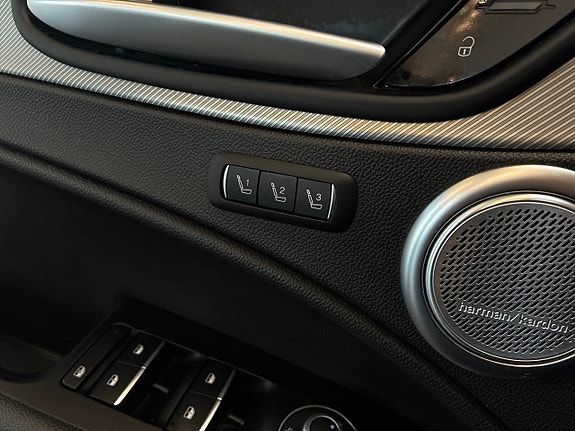 Alfa Romeo Stelvio 23 of 27