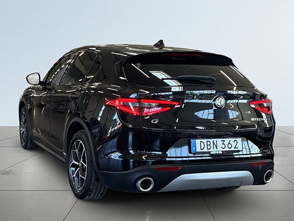 Alfa Romeo Stelvio 5 of 5