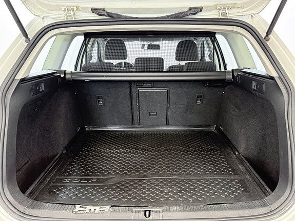 Volkswagen Golf VII 12 of 28