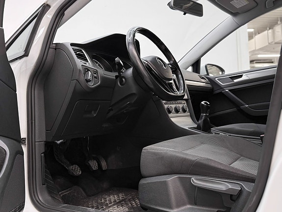 Volkswagen Golf VII 10 of 28