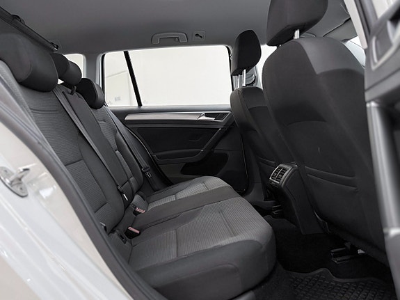 Volkswagen Golf VII 13 of 28