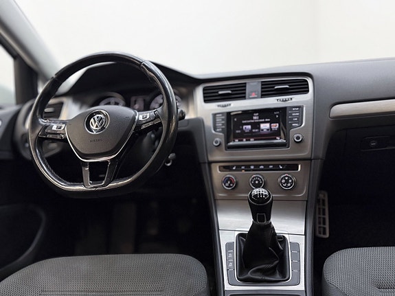 Volkswagen Golf VII 22 of 28