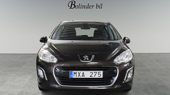 Peugeot 308 2 of 19