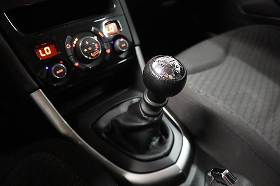 Peugeot 308 12 of 19