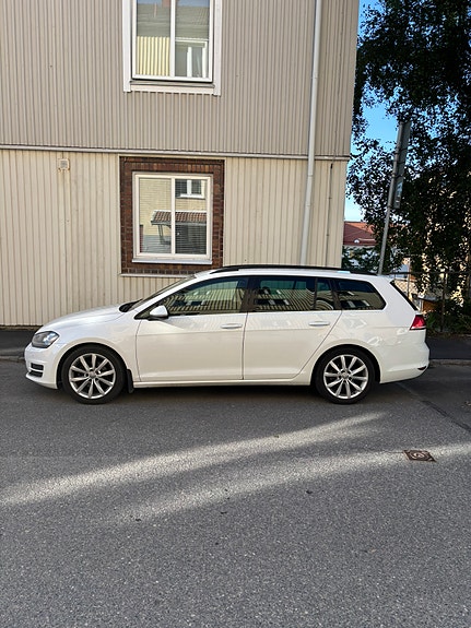 Volkswagen Golf VII 3 of 6