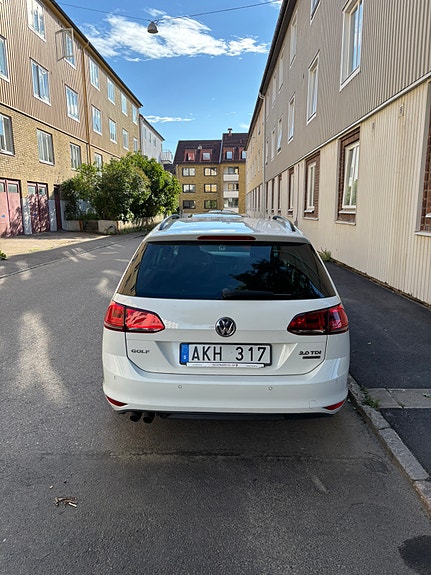Volkswagen Golf VII 4 of 6