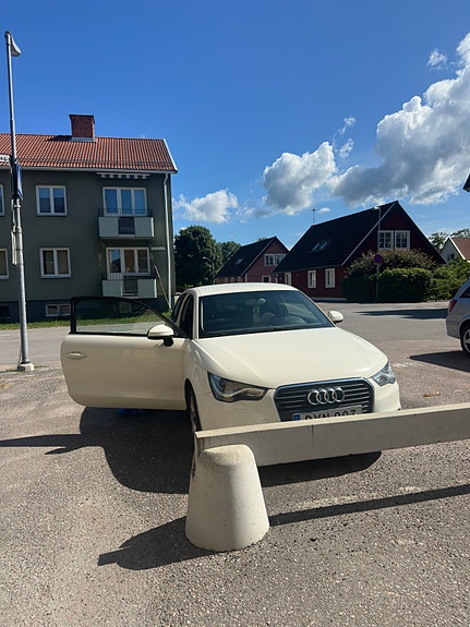 Audi A1 4 of 5