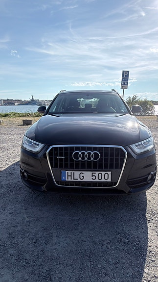 Audi Q3 2 of 5