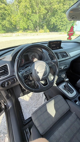 Audi Q3 12 of 14