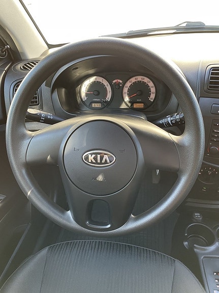 Kia Picanto 11 of 18