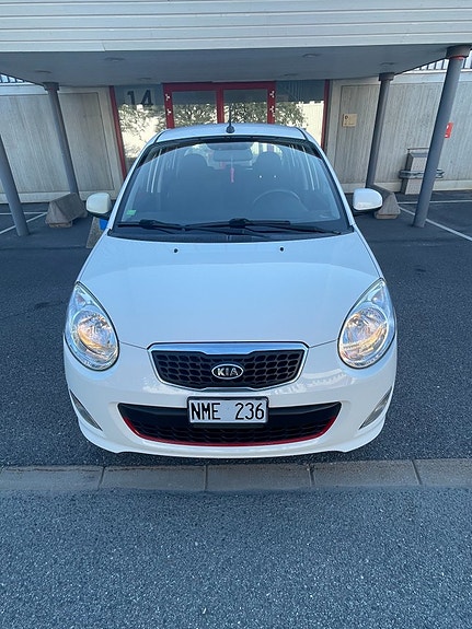 Kia Picanto 7 of 18