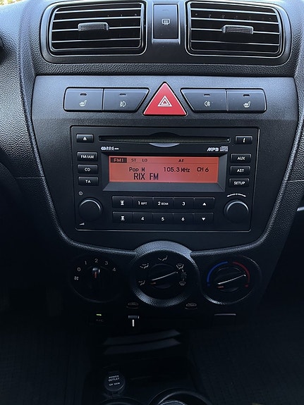 Kia Picanto 13 of 18