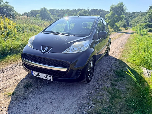 Peugeot 107 2 of 5