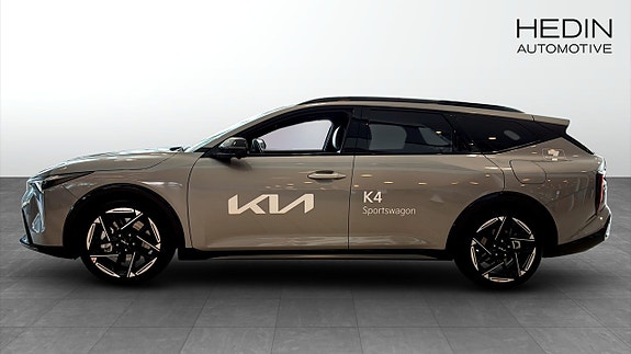 Kia K4 4 of 12