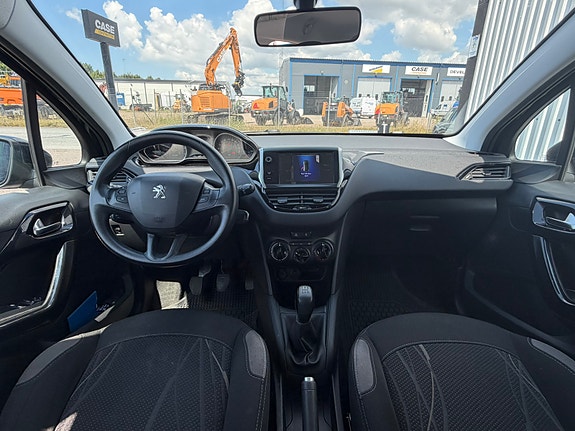 Peugeot 208 7 of 8