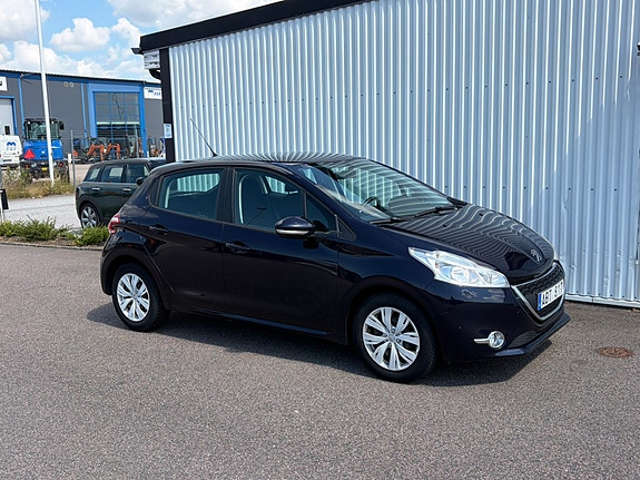 Peugeot 208 6 of 8
