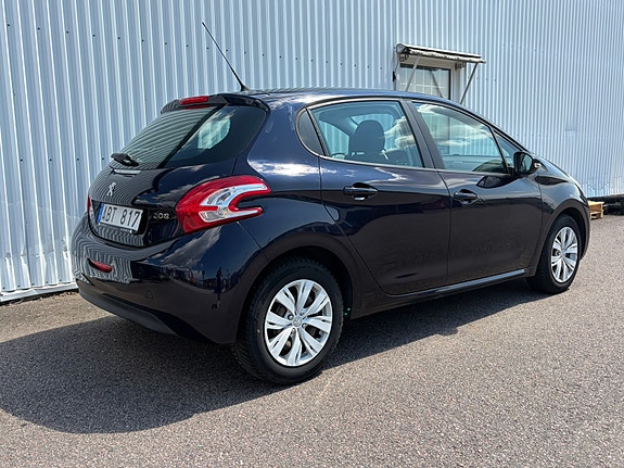 Peugeot 208 4 of 5