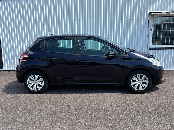 Peugeot 208 5 of 5