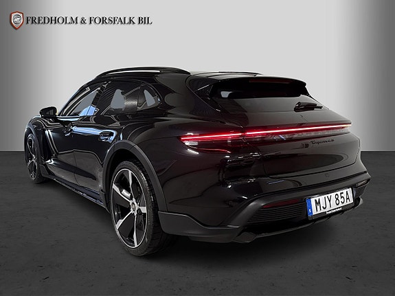 Porsche Taycan 3 of 5