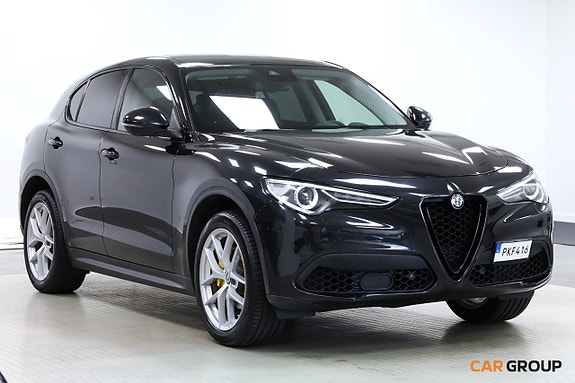 Alfa Romeo Stelvio 3 of 5